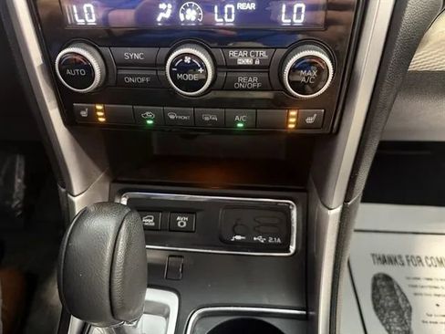 Used 2022 Subaru Ascent Premium w/ Convenience Package AWD/4WD image 42