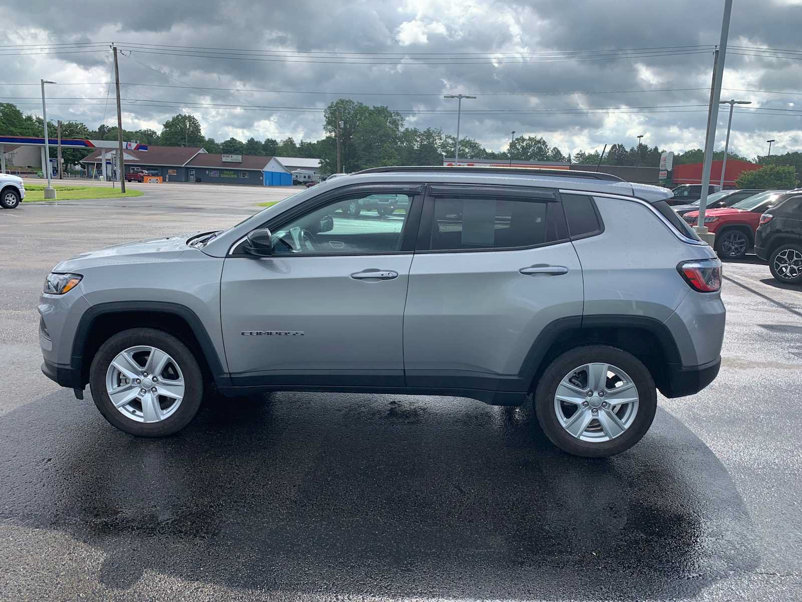 Used 2022 Jeep Compass Latitude w/ Convenience Group AWD/4WD image 6