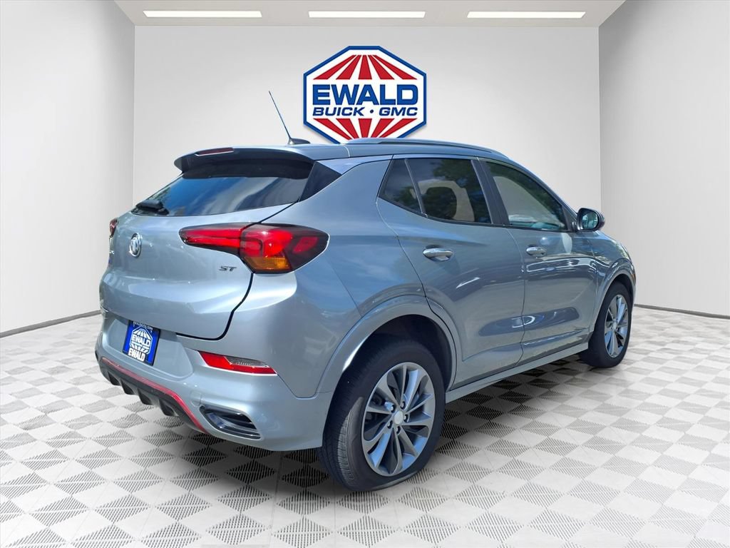 Certified 2023 Buick Encore GX Select w/ Sport Touring Package FWD image 4