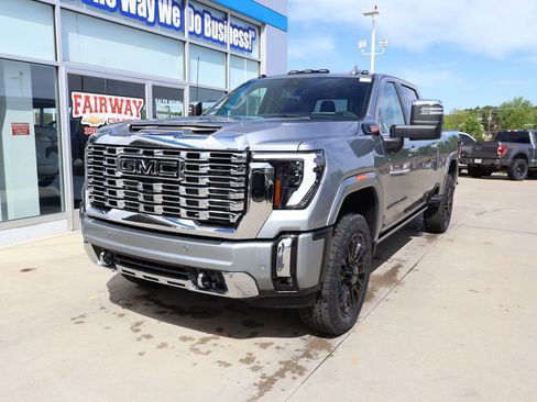 New 2026 GMC Sierra 2500 Denali w/ Denali Reserve Package AWD/4WD image 6