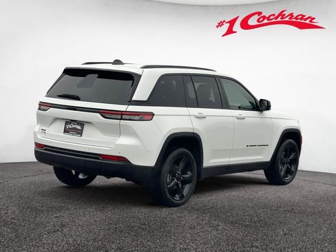 Used 2023 Jeep Grand Cherokee Altitude image 18