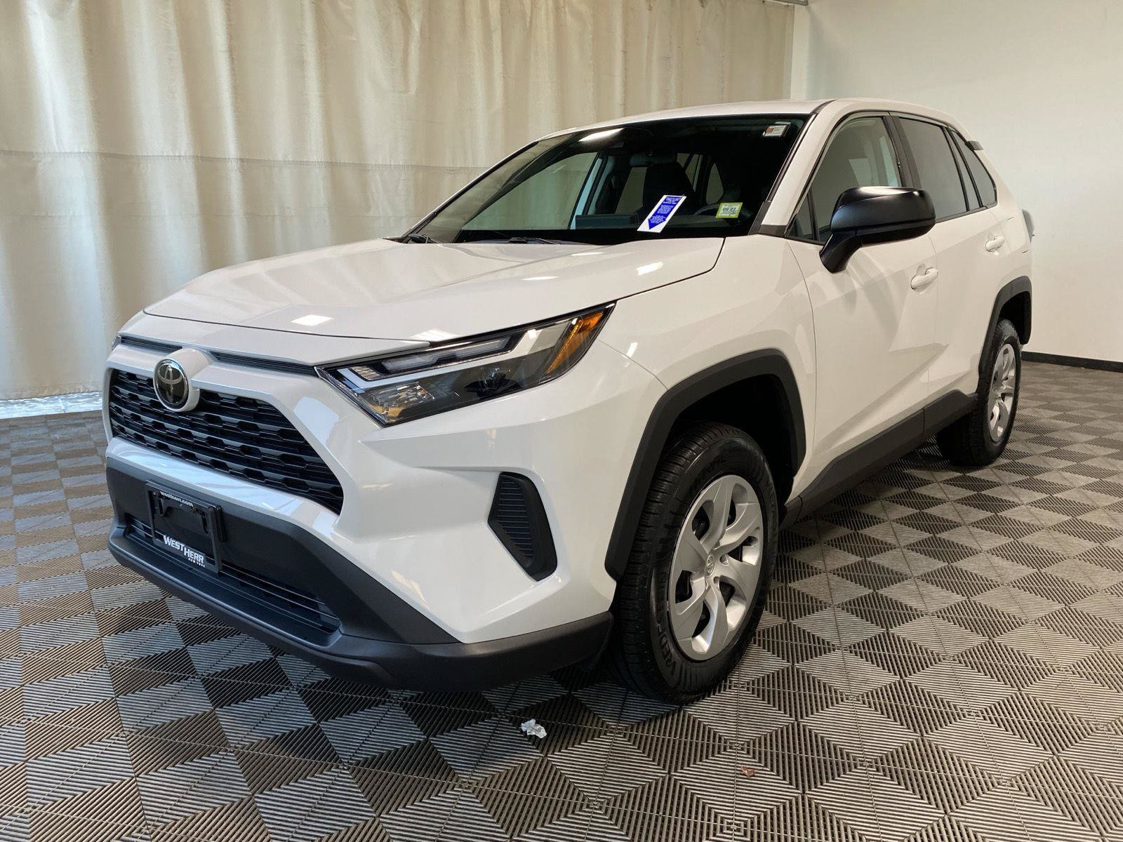 Certified 2025 Toyota RAV4 LE AWD/4WD image 7