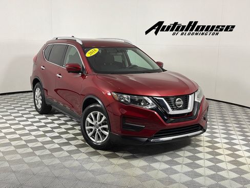 Used 2018 Nissan Rogue SV w/ Premium Package FWD image 1