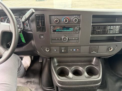 Used 2019 Chevrolet Express 3500 Extended w/ Power Convenience Package RWD image 20