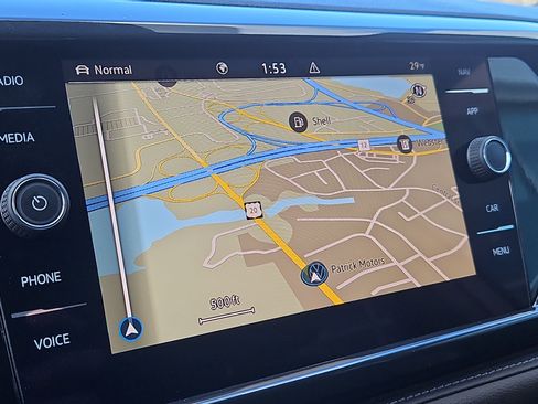 Certified 2022 Volkswagen Taos SEL image 9