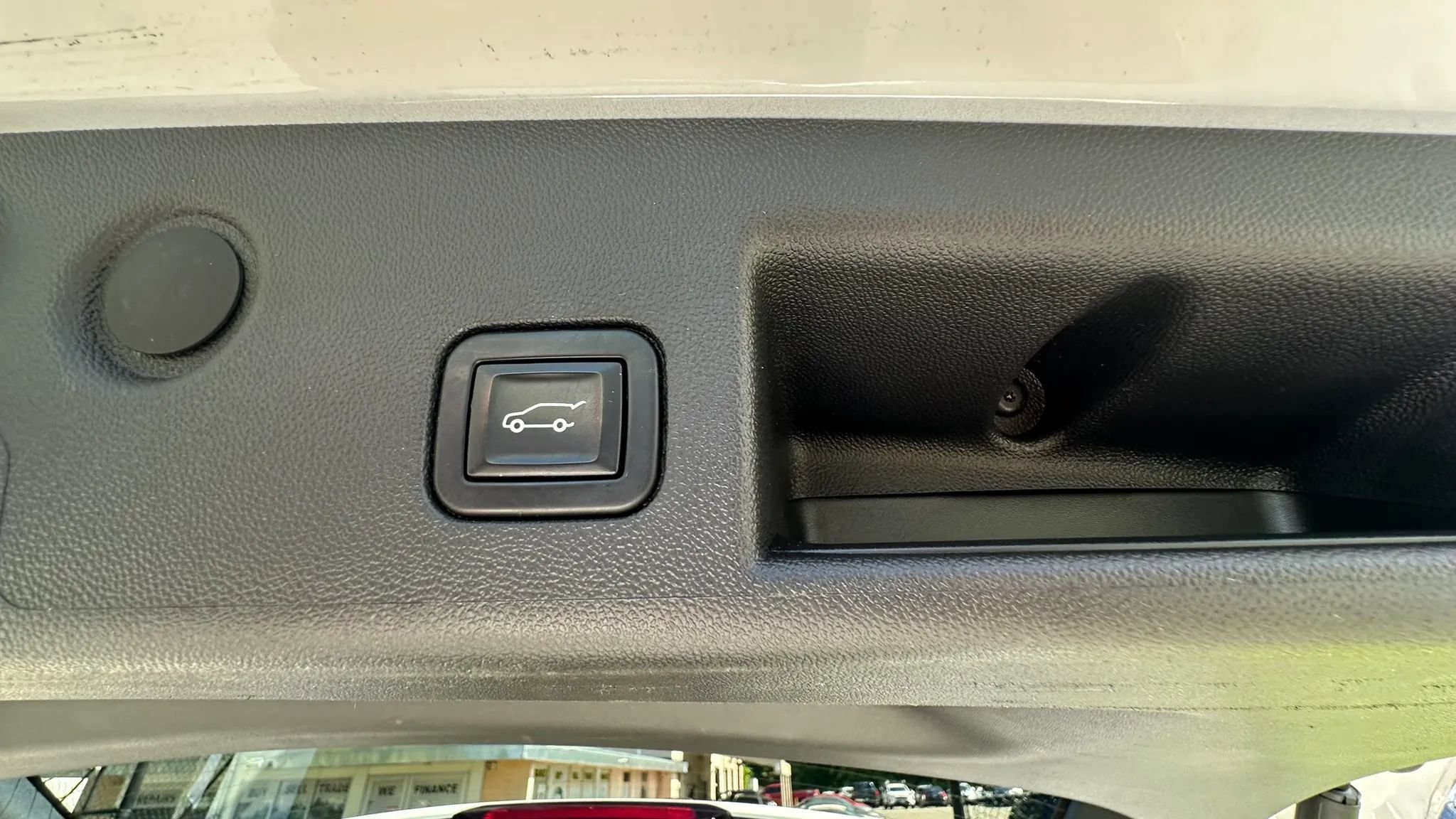 Used 2022 Chevrolet Equinox LT w/ Driver Convenience Package AWD/4WD image 14