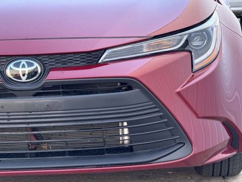 Used 2025 Toyota Corolla LE image 9