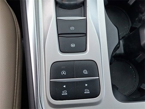 Used 2023 Ford Explorer Limited w/ Limited Technology Package image 25