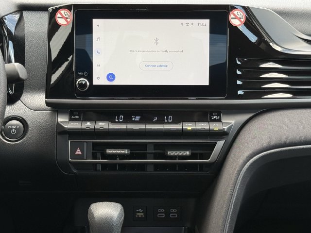 Used 2025 Toyota Camry LE FWD image 17