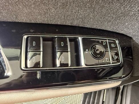 Used 2025 Cadillac Escalade Sport Platinum w/ LPO, Floor Liner Package AWD/4WD image 32