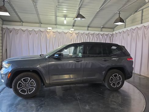 Used 2023 Jeep Grand Cherokee Trailhawk w/ Advanced Protech Group II image 3