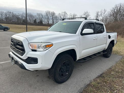 Used 2017 Toyota Tacoma SR w/ Tow Package image 2