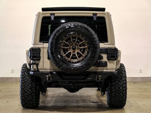 Used 2024 Jeep Wrangler Unlimited Rubicon w/ Technology Group image 40