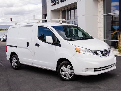 Used 2018 Nissan NV200 SV w/ Navigation Package FWD image 2