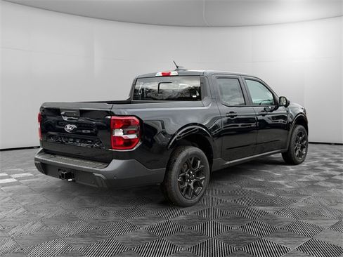 New 2025 Ford Maverick Lariat w/ Black Appearance Package image 5
