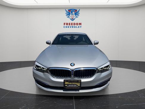 Used 2019 BMW 530e xDrive w/ Convenience Package AWD/4WD image 4