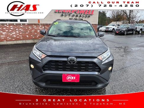 Used 2019 Toyota RAV4 XLE Premium image 10