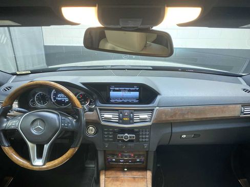 Used 2013 Mercedes-Benz E 350 4MATIC Wagon image 10