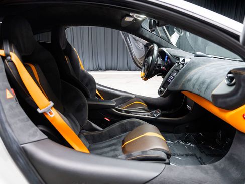 Used 2016 McLaren 570S Coupe RWD image 69