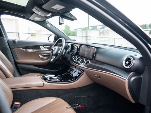 Used 2018 Mercedes-Benz E 300 4MATIC w/ AMG Line Exterior image 14