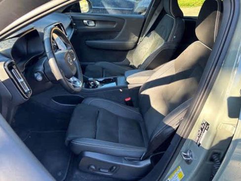 Used 2023 Volvo C40 P8 Recharge Plus AWD/4WD image 3
