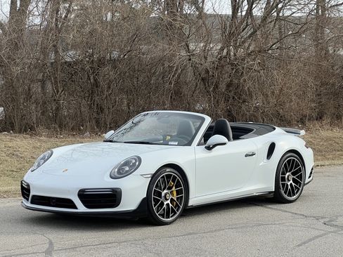 Certified 2019 Porsche 911 Turbo S image 1