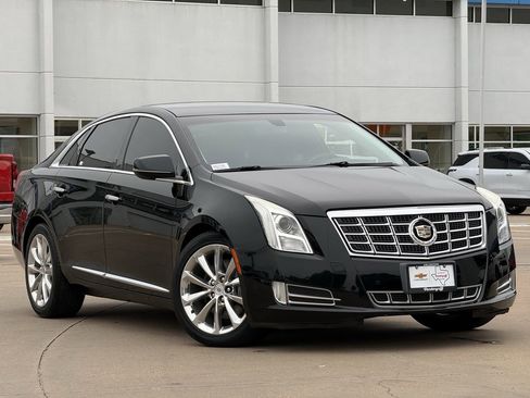 Used 2013 Cadillac XTS Luxury FWD image 2