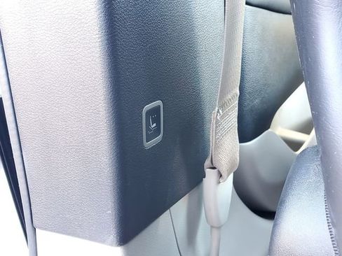 Certified 2024 Chrysler Pacifica Touring-L image 26