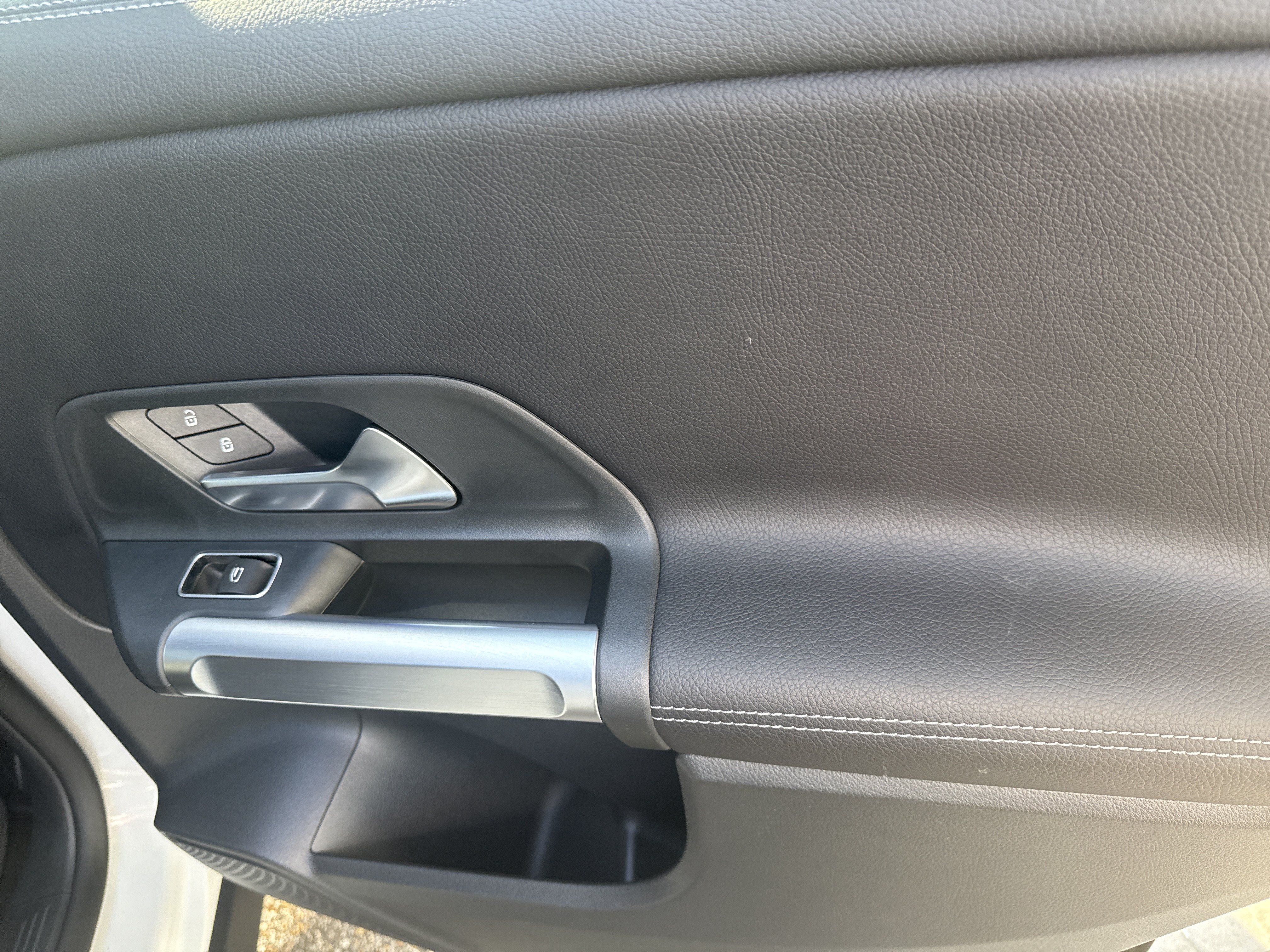 Used 2023 Mercedes-Benz GLB 250 image 15
