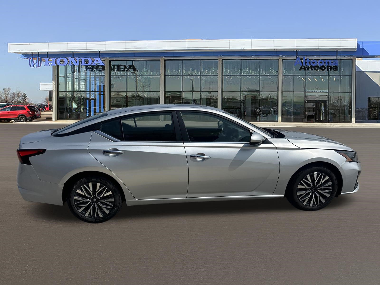 Used 2024 Nissan Altima 2.5 SV w/ SV Premium Package FWD image 5