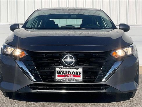 Used 2024 Nissan Sentra SV image 3