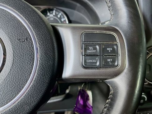 Used 2018 Jeep Wrangler Unlimited Sahara AWD/4WD image 15