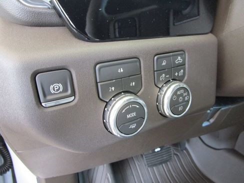 New 2026 GMC Sierra 2500 SLE w/ SLE Value Package; AWD/4WD image 44