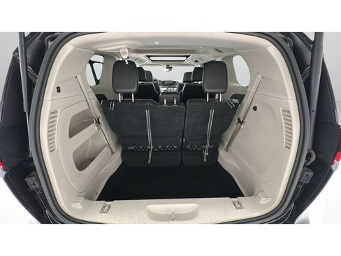 Used 2023 Chrysler Pacifica Limited FWD image 21