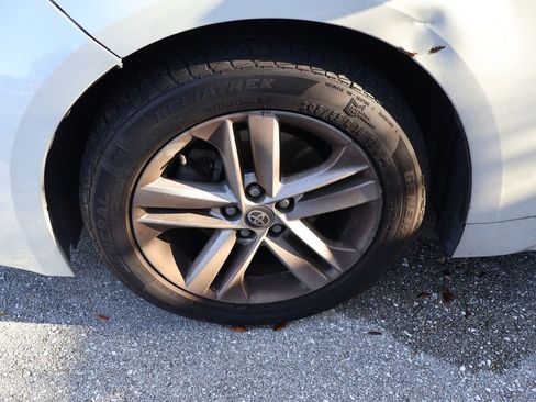 Used 2020 Toyota Corolla SE image 4