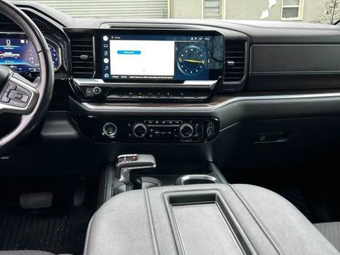 Used 2022 Chevrolet Silverado 1500 LT w/ Z71 Off-Road Package image 6