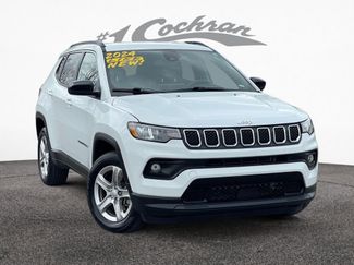 Used 2024 Jeep Compass Latitude image 1