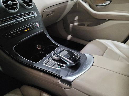 Used 2018 Mercedes-Benz GLC 300 4MATIC w/ Multimedia Package image 26