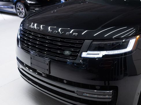 Used 2025 Land Rover Range Rover SE AWD/4WD image 32