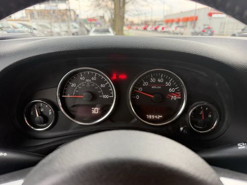 Used 2016 Jeep Wrangler Unlimited Rubicon image 29