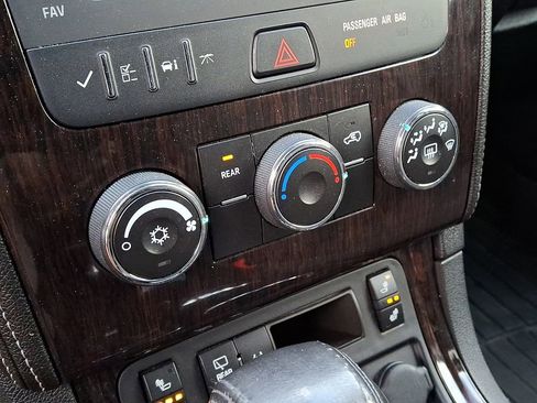 Used 2016 Chevrolet Traverse LT image 16