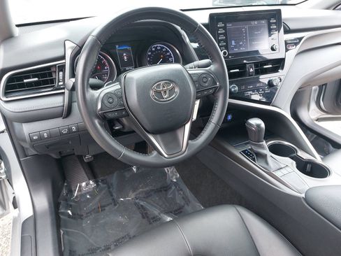 Used 2022 Toyota Camry SE FWD image 16