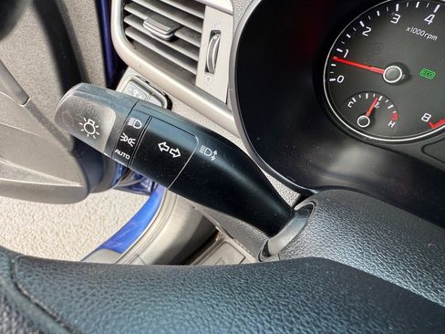 Used 2018 Kia Optima LX w/ 17" Alloy Wheels Package image 29