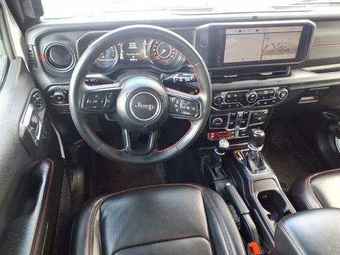 Used 2024 Jeep Wrangler Unlimited Rubicon AWD/4WD image 21