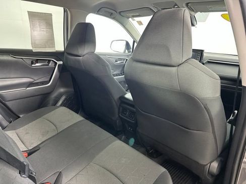 Used 2021 Toyota RAV4 XLE AWD/4WD image 27