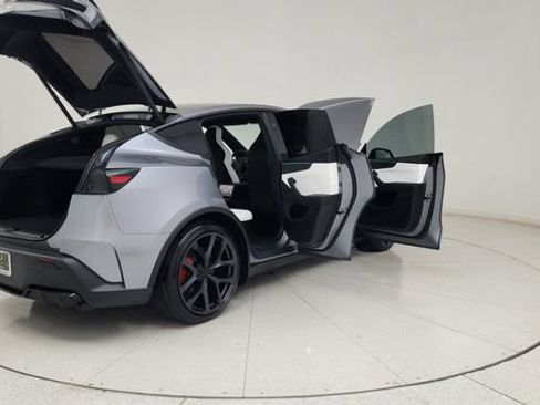 Used 2026 Tesla Model Y Performance AWD/4WD image 19