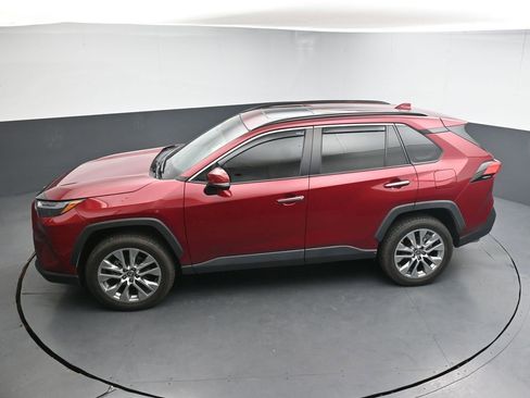 Used 2022 Toyota RAV4 Limited FWD image 15