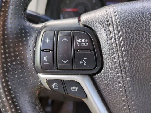 Used 2017 Toyota Sienna LE FWD image 23