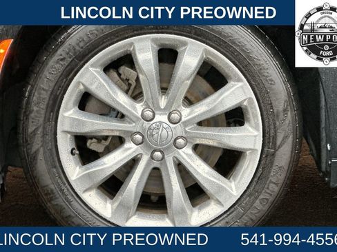 Used 2018 Chrysler 300 Limited image 23