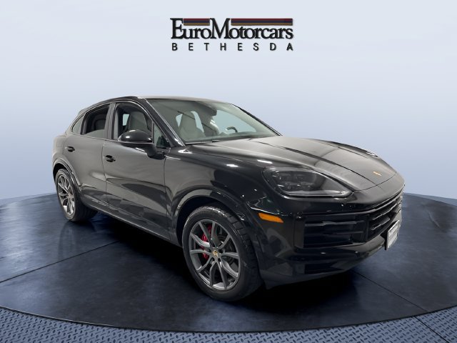 Used 2024 Porsche Cayenne S AWD/4WD image 7